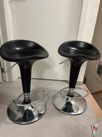 Barkrukken, als nieuw, metaalkleur, zwarte zit in kunststof, Huis en Inrichting, Barkrukken, Ophalen, Zo goed als nieuw, Kunststof