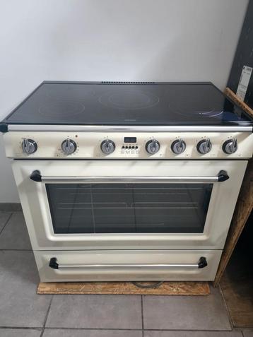 four smeg fonctionne parfaitement en très bonne état, Enlèvement ou Envoi, Utilisé