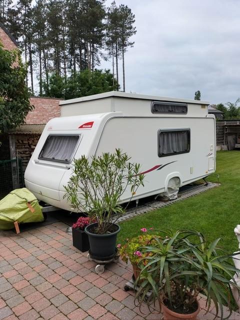 caravan, Caravans en Kamperen, Caravans, Particulier, tot en met 4, 750 - 1000 kg, Standaardzit, Trigano, Dwarsbed, Hefbed, Omvormbare zithoek