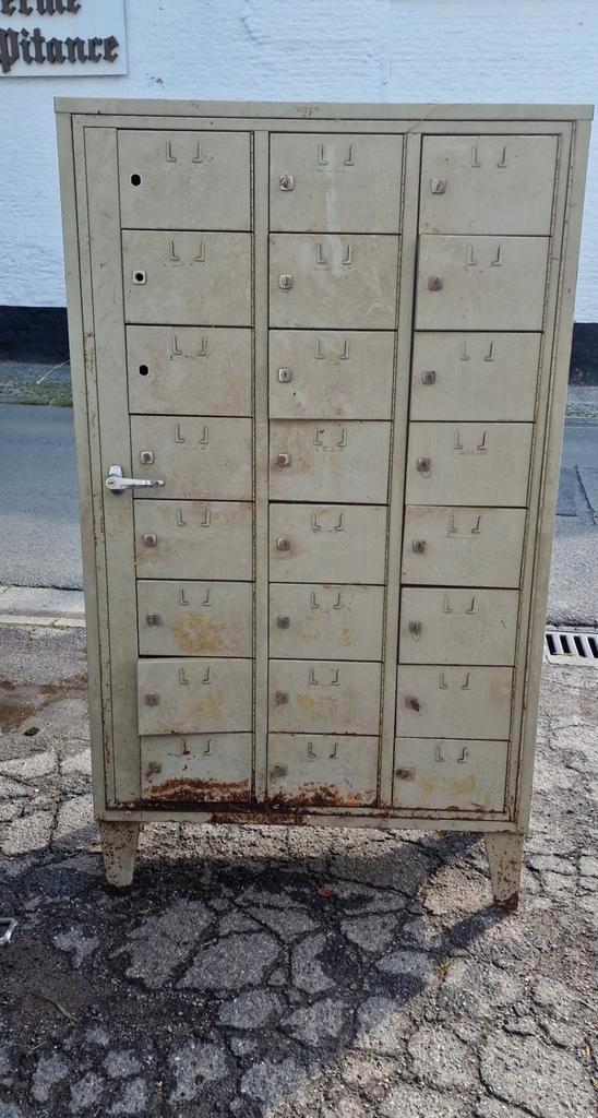 Armoire à casiers industriel, Huis en Inrichting, Kasten | Lockerkasten, Gebruikt, Ophalen