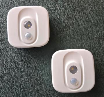 2 Wandverlichting met sensor op batterij  beschikbaar voor biedingen
