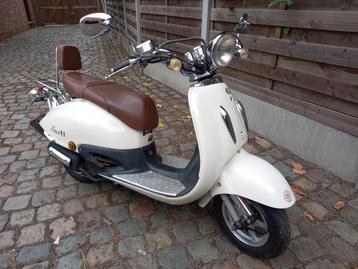 Retroscooter 125cc  beschikbaar voor biedingen
