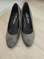 Damesschoenen / pumps maat 40 die maar 1 keer zijn gedragen, Kleding | Dames, Schoenen, Pumps, Grijs, Ophalen, ANDERE