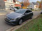 MERCEDES A 180 BENZINE AUTOMAAT 2015, Auto's, 4 deurs, Stof, Parkeersensor, Euro 6