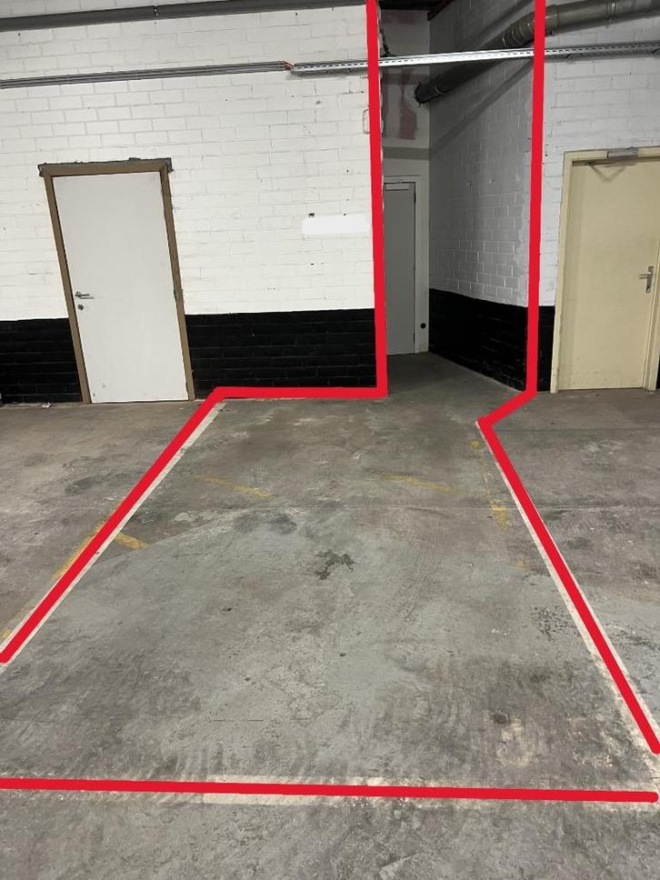 Overdekte staanplaats met aangrenzende privé berging, Immo, Garages en Parkeerplaatsen, Provincie Antwerpen