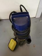 Pompe submersible bleue, Enlèvement, Utilisé, Pompe à eaux claires, Électrique