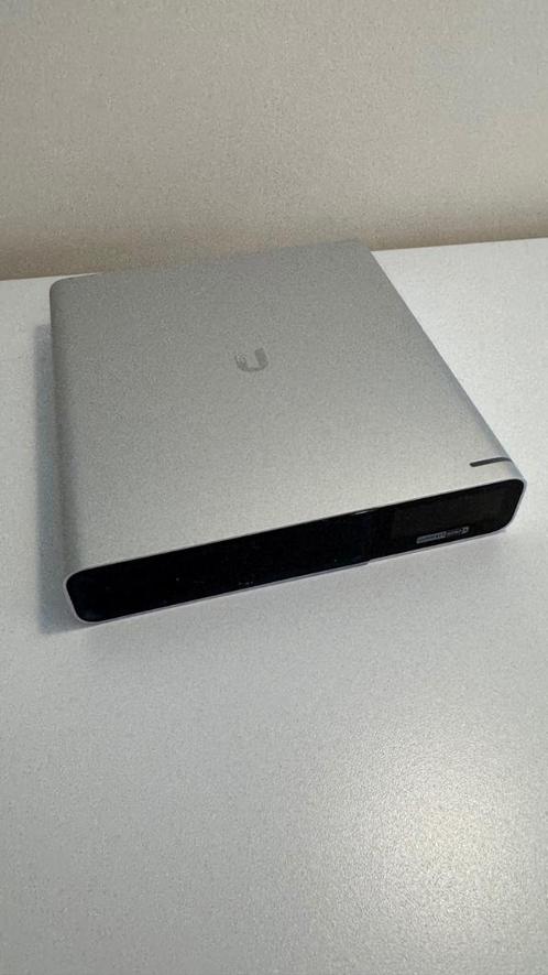 Ubiquity Unify Cloud Key Gen 2 Plus, Computers en Software, Netwerk switches, Gebruikt, Ophalen