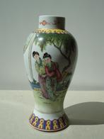 Chinese porcelein vase handpainted fam. rose porselein vaas, Ophalen of Verzenden