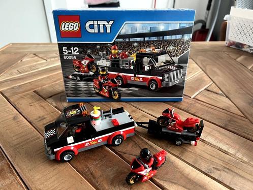 Lego City 60084 - Racemotor transport, Kinderen en Baby's, Speelgoed | Duplo en Lego, Zo goed als nieuw, Lego, Complete set, Ophalen