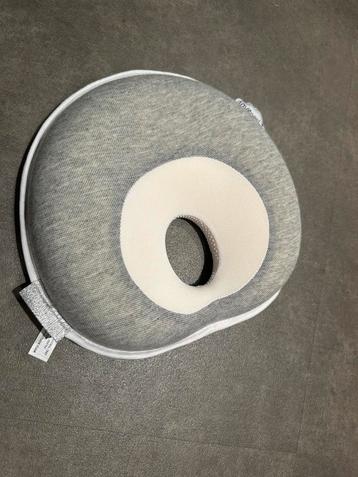 Ergonomisch hoofdkussen beschikbaar voor biedingen