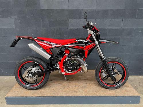 Beta RR 50 | Motard | Sport | Zwart 2025, Nieuw AM6, Fietsen en Brommers, Brommers | Derbi, Nieuw, Klasse B (45 km/u), Ophalen