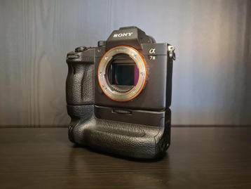 Sony a7III met battery grip weinig clicks beschikbaar voor biedingen