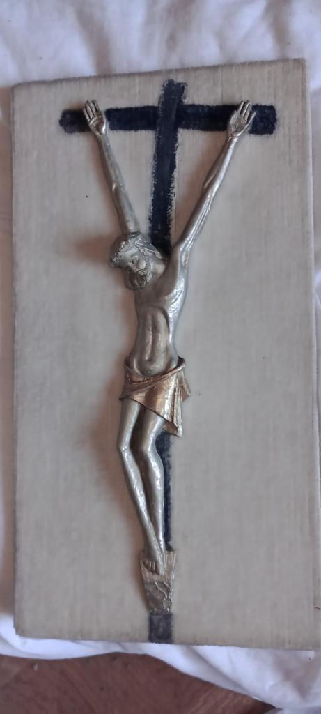 Crucifix plomb et tissu, Italie, 17x32x2.5, Antiquités & Art, Antiquités | Objets religieux, Enlèvement ou Envoi