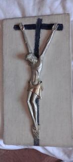 Crucifix plomb et tissu, Italie, 17x32x2.5, Enlèvement ou Envoi