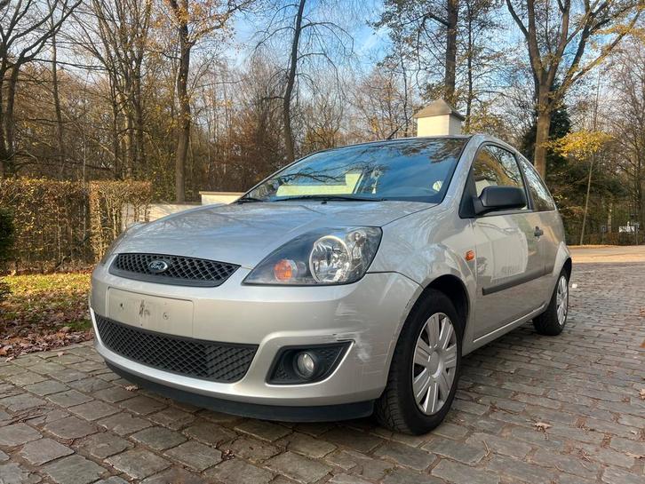 Ford Fiesta 1.3 **63000KM**, Autos, Ford, Entreprise, Achat, Fiësta, ABS, Airbags, Air conditionné, Ordinateur de bord, Verrouillage central