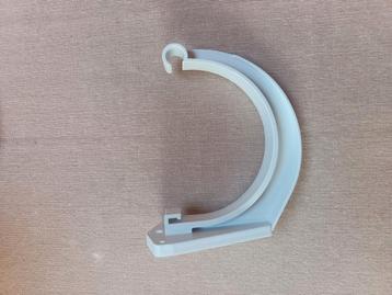 Beugel PVC-goot beschikbaar voor biedingen