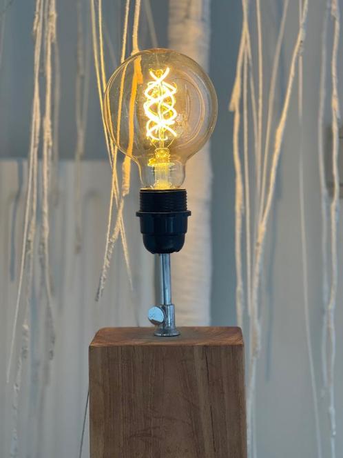 Lampe en bois Design avec magnifique ampoule :, Huis en Inrichting, Lampen | Tafellampen, Zo goed als nieuw, Hout, Ophalen