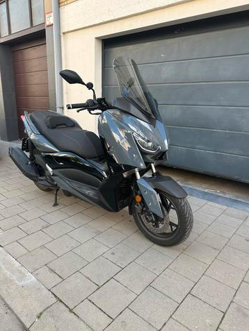 Xmax 125 2021 1700 km beschikbaar voor biedingen