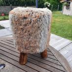 schattig poefje namaak pels, Huis en Inrichting, Krukjes, Ophalen, Gebruikt