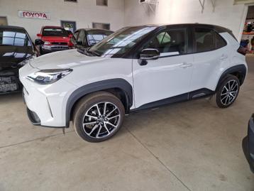 Toyota yaris cross  Gr, Auto's, Toyota, 1498 cc, 4 cilinders, Leder en Stof, Wit