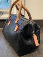 Handtas Guess, Handtassen en Accessoires, Tassen | Damestassen, Ophalen, Zo goed als nieuw, Zwart, Handtas