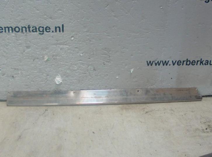 SIERLIJST rechts achter onder zijruit. Maserati Bi-turbo, Auto-onderdelen, Carrosserie, Maserati, Gebruikt