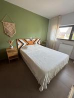 Dubbelbed + nachtkastje + matras, Huis en Inrichting, Ophalen, Twijfelaar