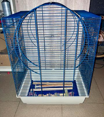 Vogelkooi + toebehoren beschikbaar voor biedingen