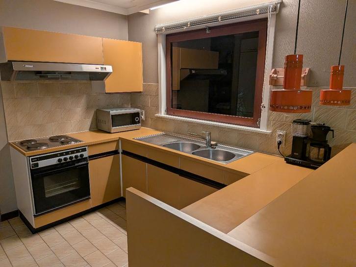 Keuken gratis af te halen, Maison & Meubles, Cuisine | Cuisines complètes, Utilisé, Cuisine en U, Jaune, Synthétique, Sans poignée