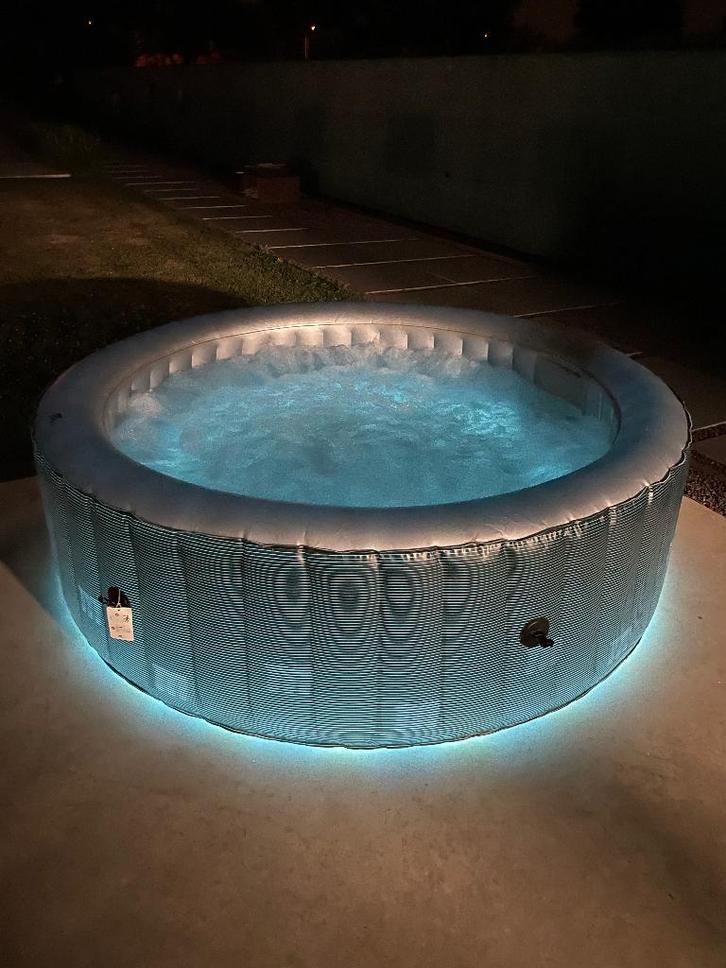 Ronde opblaasbare spa MSPA voor 6 personen, Tuin en Terras, Bubbelbaden en Hottubs, Zo goed als nieuw, Opblaasbaar, Afdekzeil
