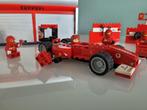 Lego Ferrari garage met auto en monteurs, Comme neuf, Lego, Enlèvement ou Envoi