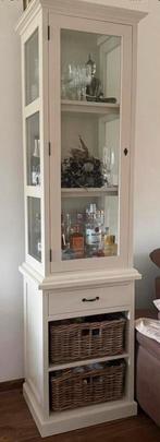 Witte buffetkast Riviera Maison stijl met rieten manden, Huis en Inrichting, Kasten | Vitrinekasten, Ophalen, 200 cm of meer, 50 tot 100 cm