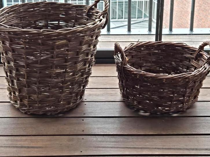 Twee antieke rieten manden in super staat voor aardappelen, Huis en Inrichting, Woonaccessoires | Schalen en Manden, Riet, Ophalen of Verzenden