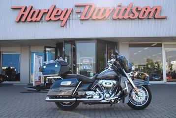 Harley-Davidson FLHTCUSE CVO (bj 2010)