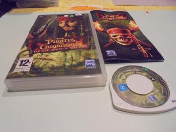 PSP Pirates of the Caribbean Dead Man's chest (CIB), Games en Spelcomputers, Games | Sony PlayStation Portable, Gebruikt, Vechten