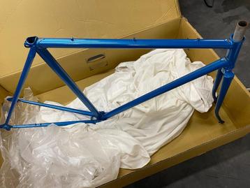 Nieuw retro koersframe  beschikbaar voor biedingen