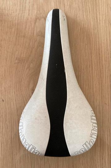 Selle Italia racefiets zadel beschikbaar voor biedingen