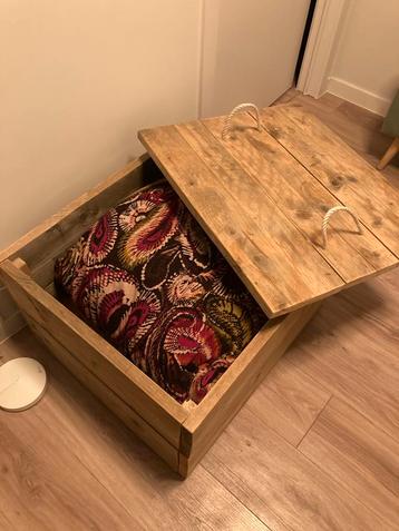 Stijgerhouten salontafel / Kist 50x70cm beschikbaar voor biedingen