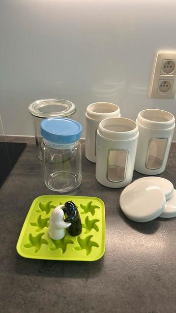 Opbergdozen beschikbaar voor biedingen
