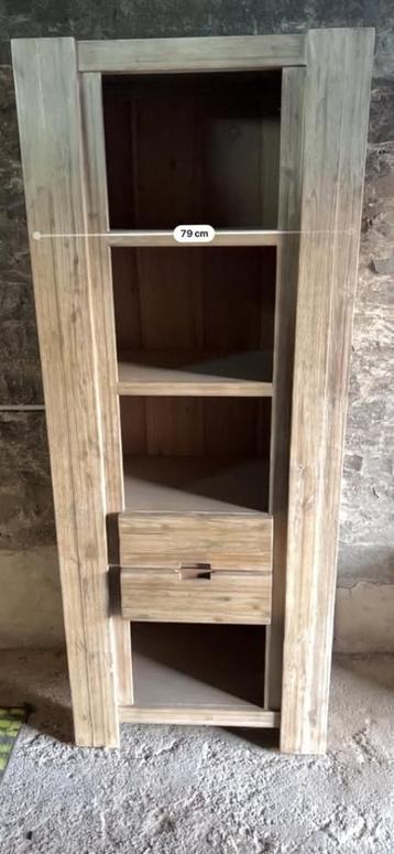Bibliothèque Acacia Massif beschikbaar voor biedingen