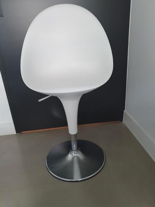 4 BOMBO design stoelen van MAGIS (wit), Maison & Meubles, Chaises, Comme neuf, Quatre, Synthétique, Métal, Blanc, Enlèvement ou Envoi