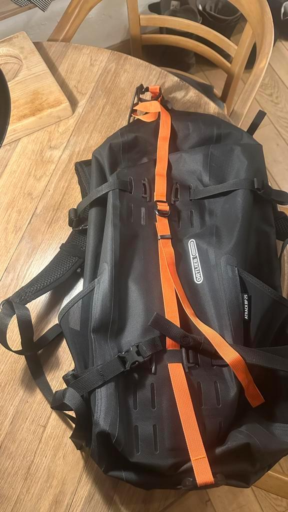 Sac Ortlieb ATRACKBP25  waterproof comme neuf, Bijoux, Sacs & Beauté, Sacs | Sacs de voyage & Petits Sacs de voyage, Comme neuf