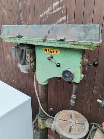 Kolomboormachine  beschikbaar voor biedingen