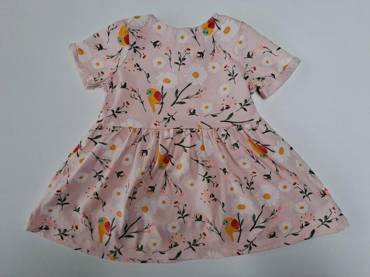 Mt 92 Lichtroze jurk met korte mouwen met bloemen en vogels, Kinderen en Baby's, Kinderkleding | Maat 92, Zo goed als nieuw, Meisje