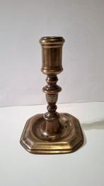 Fraaie 17e eeuwse Bronzen Lodewijk XIV kandelaar, Antiek en Kunst, Verzenden, Brons