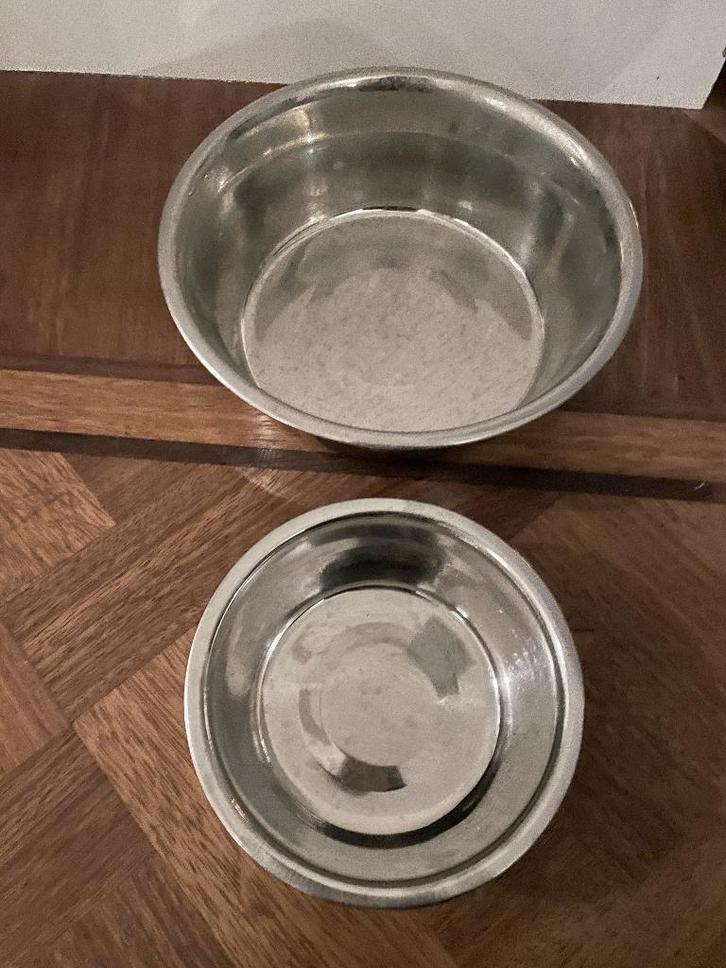 2 roestvrijstalen voer-/drinkbakken hond kat, Dieren en Toebehoren, Honden-accessoires, Gebruikt, Ophalen of Verzenden