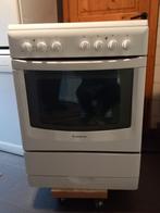 Elektrisch kookfornuis met vitro keramische kookplaten, Elektronische apparatuur, Ophalen, Gebruikt, 4 kookzones, 85 tot 90 cm