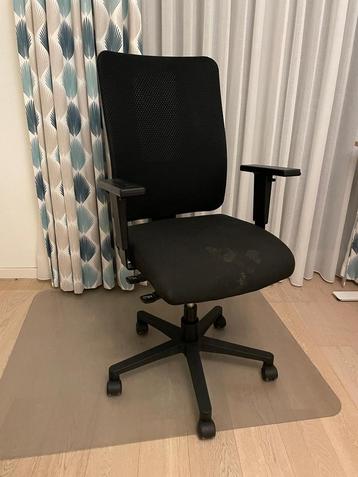 Chaise bureau IKEA - noir disponible aux enchères