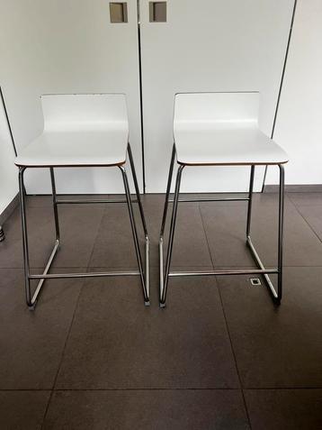 2 Barkrukken - zithoogte 62 cm beschikbaar voor biedingen