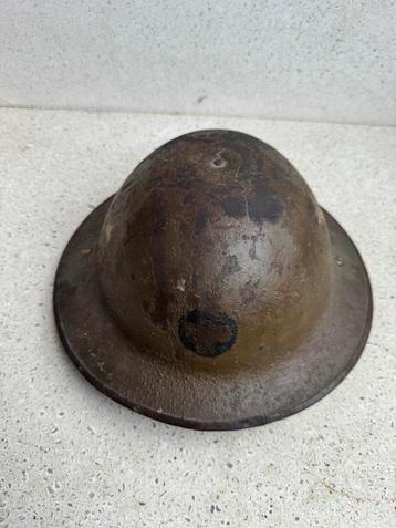 Wo1 helm met insigne beschikbaar voor biedingen